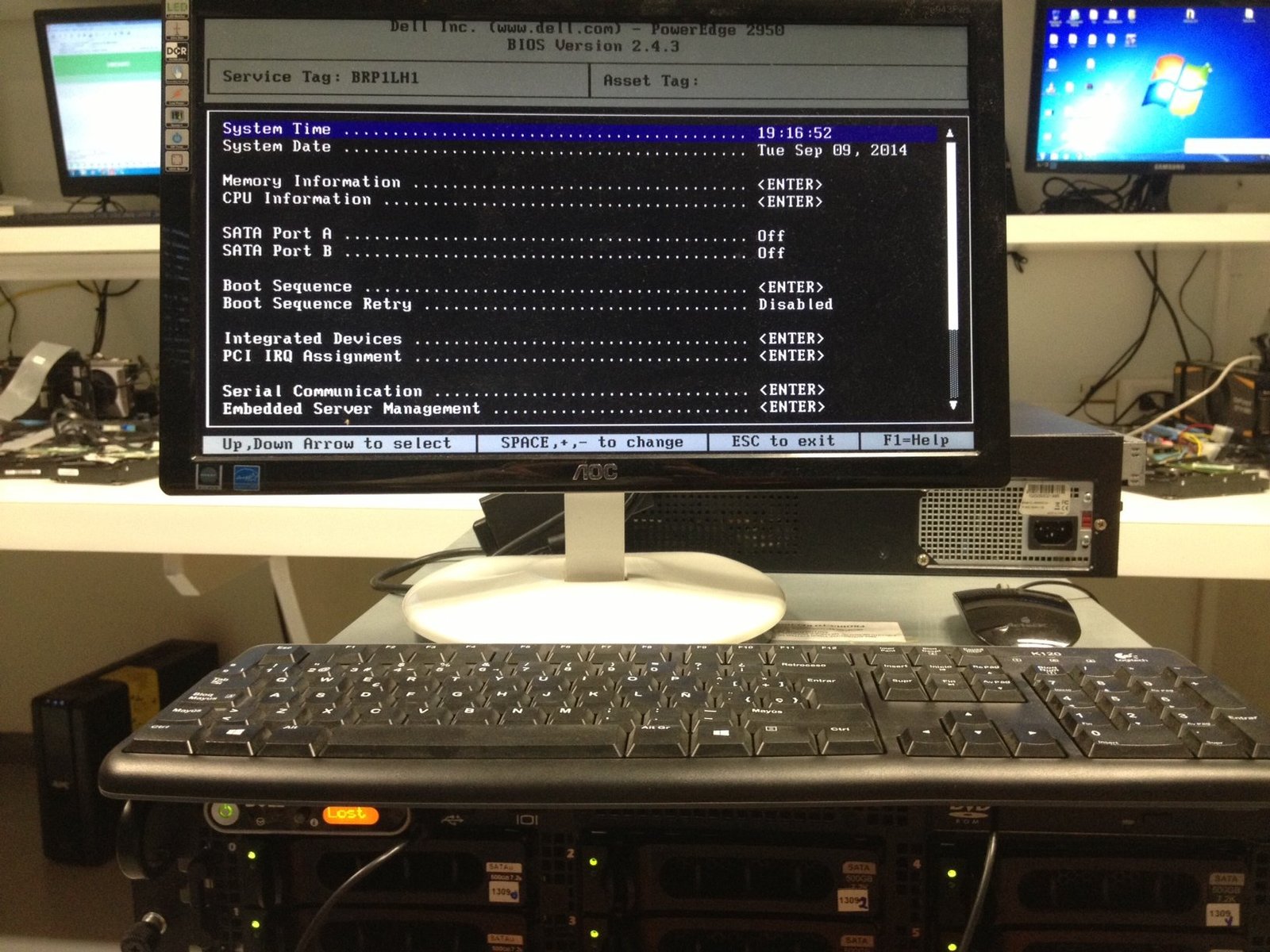 Servidor Dell PowerEdge en proceso de recuperación RAID
